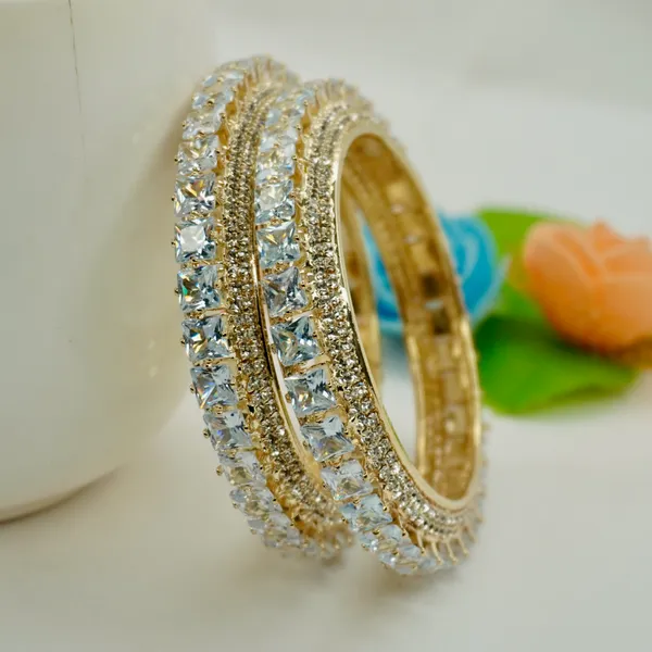 Golden_Brass_Premium_And_Elegant_Crystals_Design_Bangle_For_Women