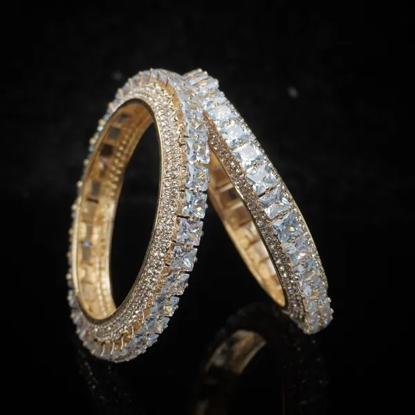 Golden_Brass_Premium_And_Elegant_Crystals_Design_Bangle_For_Women
