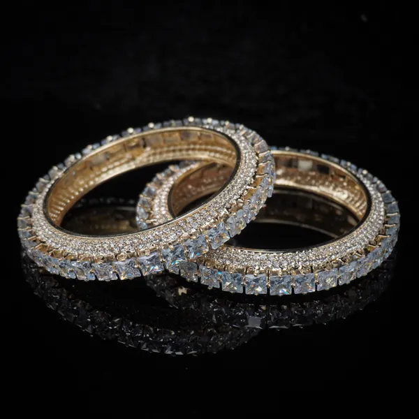 Golden_Brass_Premium_And_Elegant_Crystals_Design_Bangle_For_Women