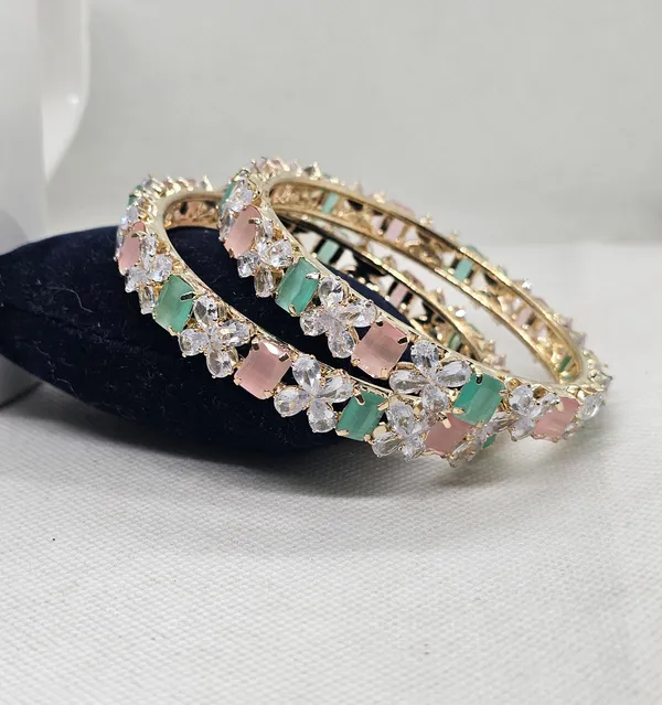 Golden_Brass_Premium_&_Elegant_Cz_Stones_Design_Bangle_For_Women