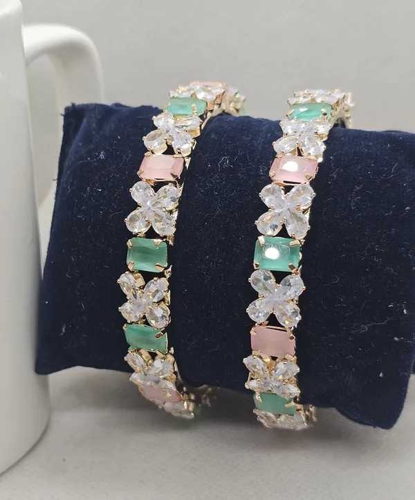 Golden_Brass_Premium_&_Elegant_Cz_Stones_Design_Bangle_For_Women