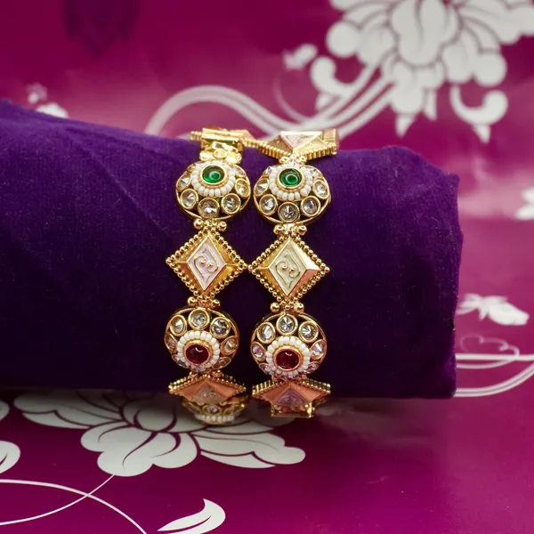 Golden_Brass_Premium_And_Elegant_Kundan_Multicolor_Design_Bangle_For_Women