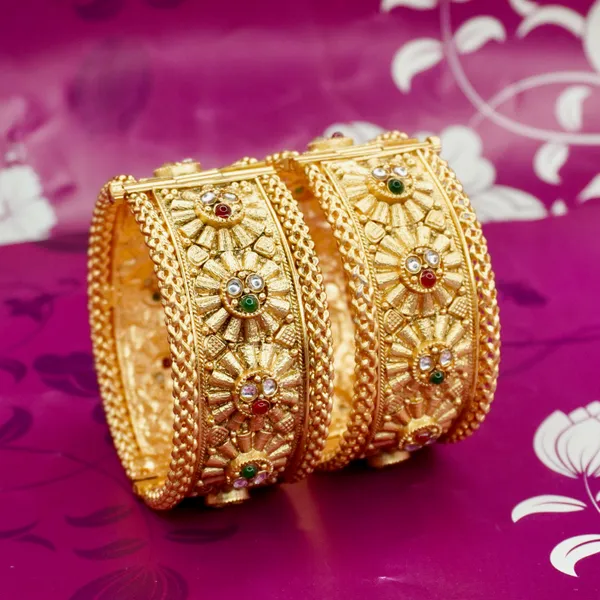 Elegant_Women_Kada_Bangle