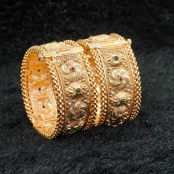 Golden_Brass_Premium_And_Elegant_Traditional_Bridal_Kada_Design_Bangle_For_Women