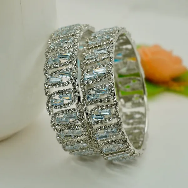 Silver_Alloy_Premium_And_Elegant_Cubic_Zirconia_Design_Bangle_For_Women