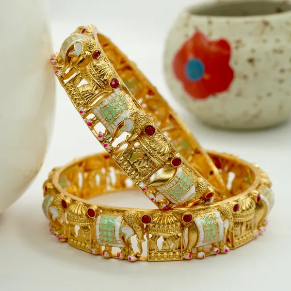 Golden_Brass_Premium_And_Elegant_Meenakari_Enamel_With_Animal_Motifs_Design_Bangle_For_Women