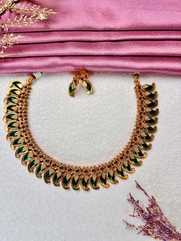 Mayura_Leaf_Antique_Necklace_Set