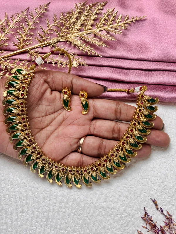 Mayura_Leaf_Antique_Necklace_Set