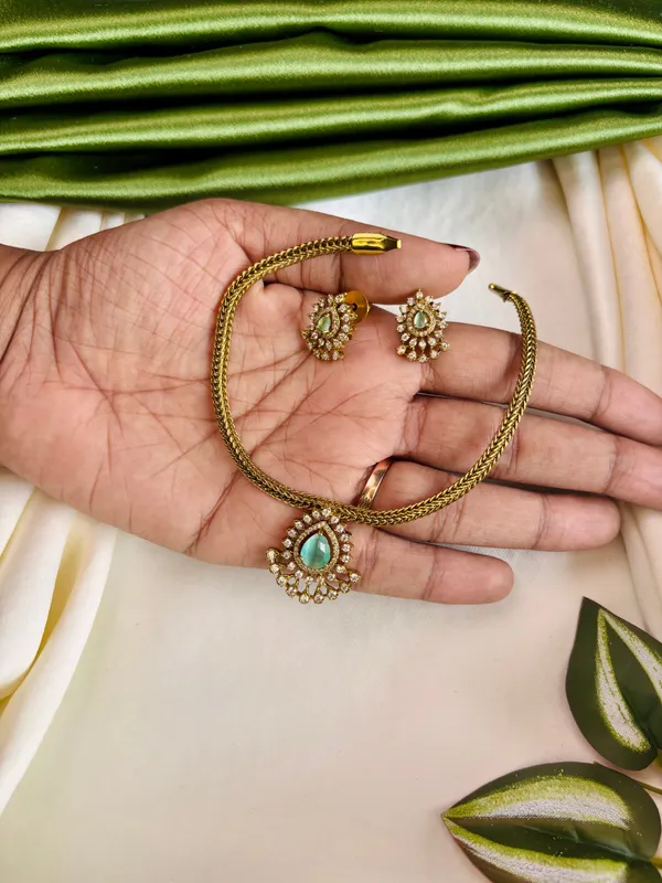 Teal_Green_Crimson_Grace_Set_For_Women
