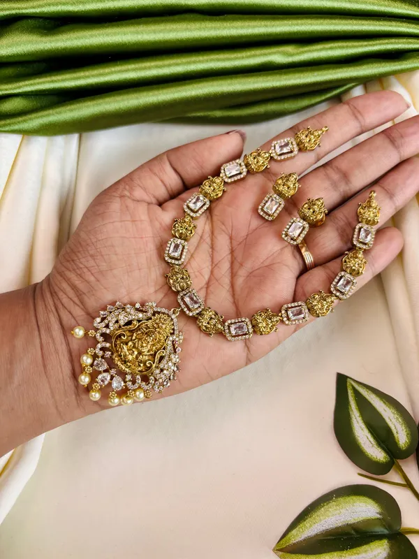 Divya_Lakshmi_Necklace_Set_For_Women