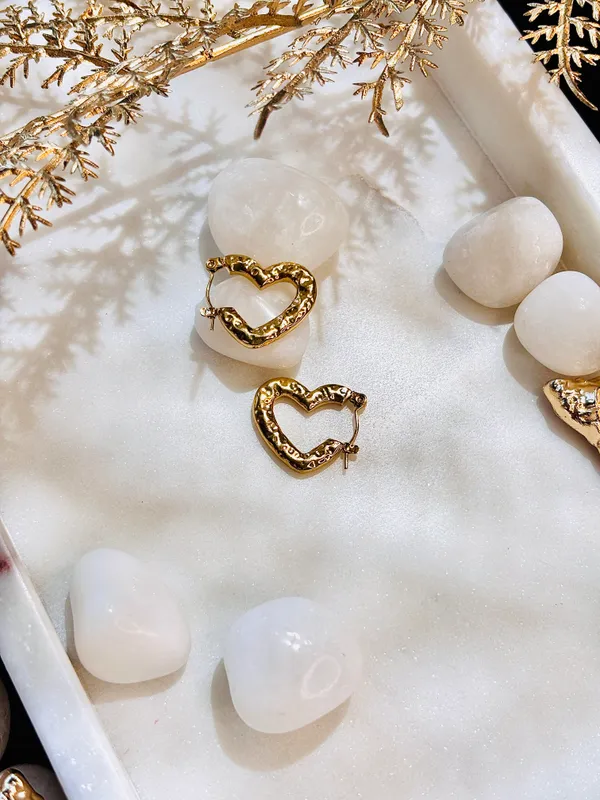 Amoura_Heart_Hoops_EDE_018