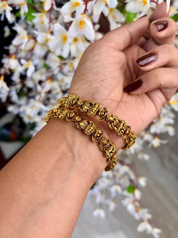 Varnika_Mayura_Bangles_For_Women