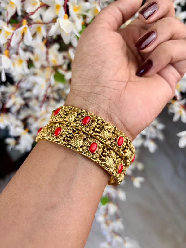 Red_Tara_Rekha_Bangles_For_Women