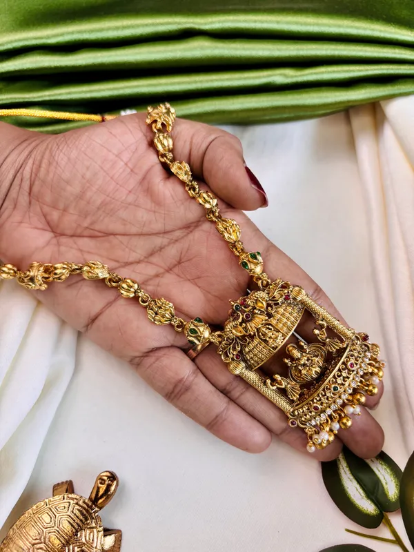 Chandrika_Bauble_For_Women