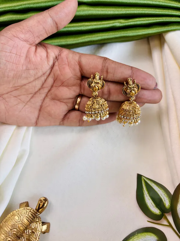 Chandrika_Bauble_For_Women