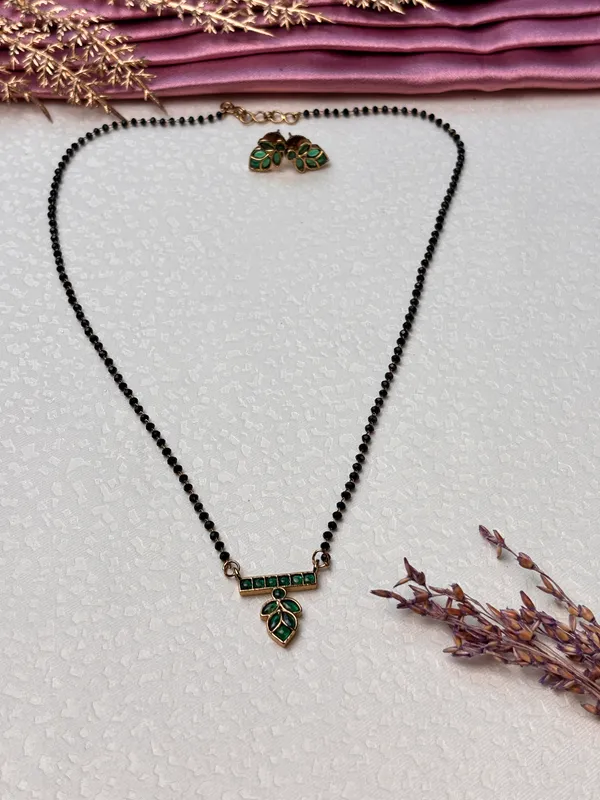 Green_leaf_karimani_mangalsutra_EN_065