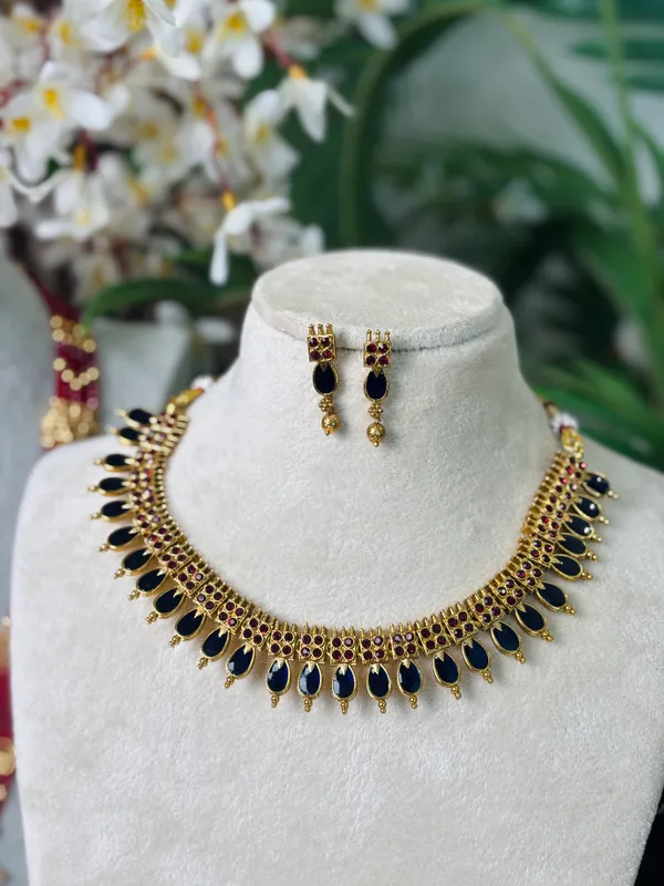 Ruhani_Polki_Pearl_Choker_Set_For_Women