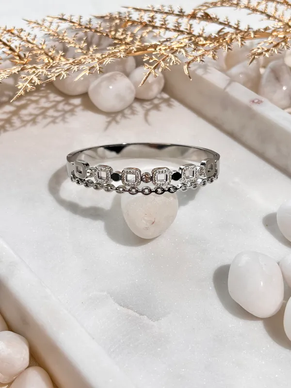Silver_Elegant_Design_Every_Day_Bracelet_For_Women