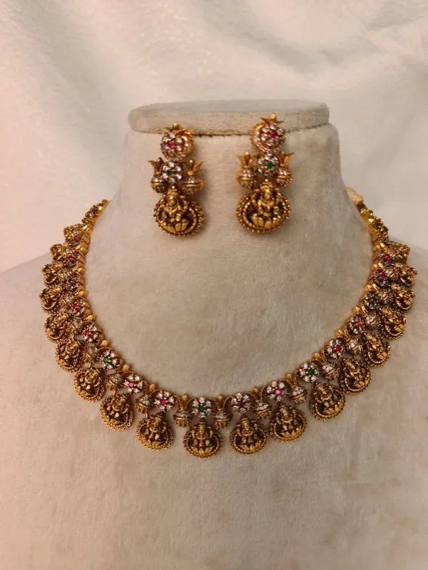 Lakshmi_Mayura_Antique_Temple_Necklace_Set_with_Earrings