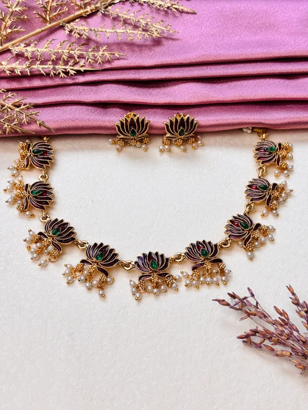 Maroon_Thamara_lotus_pearl_drops_EN_075