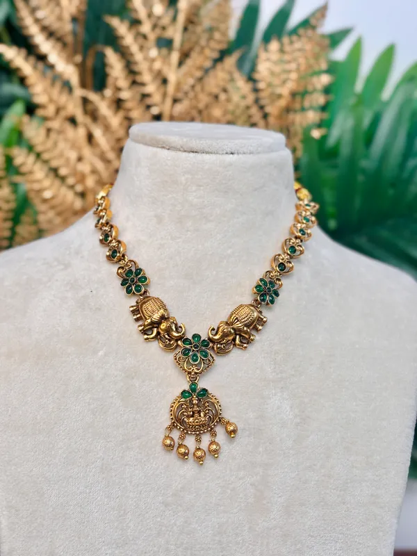 Royal_cute_elephant_Green_EN_104