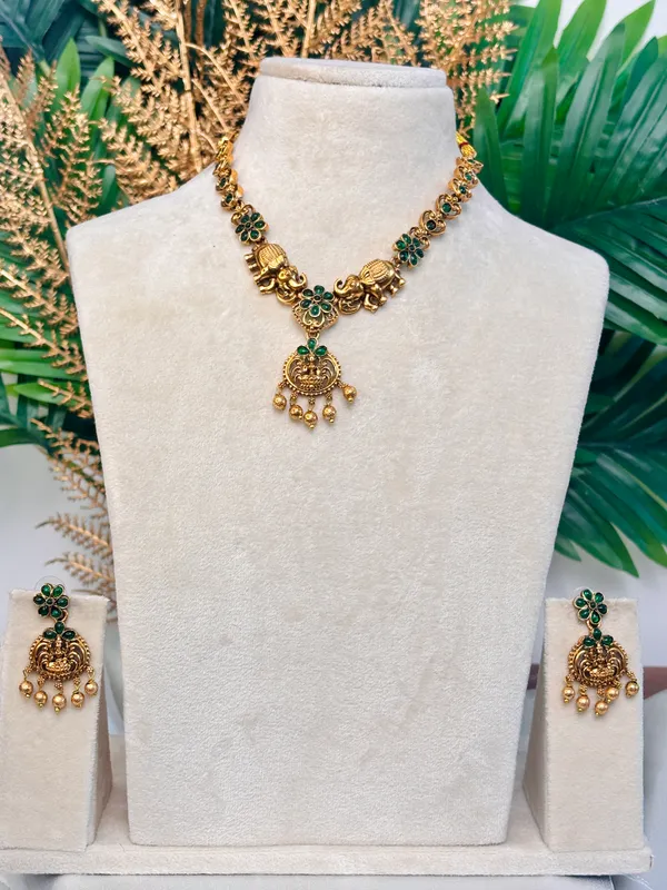 Royal_cute_elephant_Green_EN_104