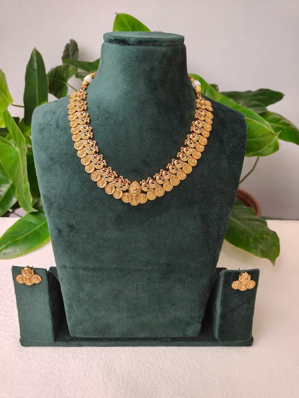 Shringar_Lakshmi_Kasu_Necklace_Set
