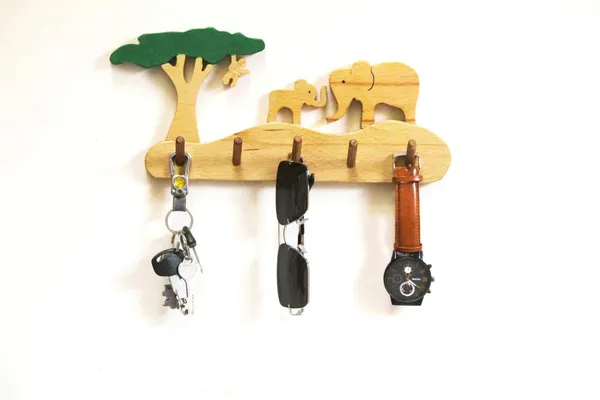 Organic_Toys_Elephant_Grassland_Decorative_Wooden_Key_Hanger,_Key_Chain_Holder,_Wall_Hanging_Key_Holder_for_Home,Office_&_Kitchen_Decor,_Stylish_Wooden_Key_Stand,_Wall_Mounted_Key_Holder(5_Hooks)