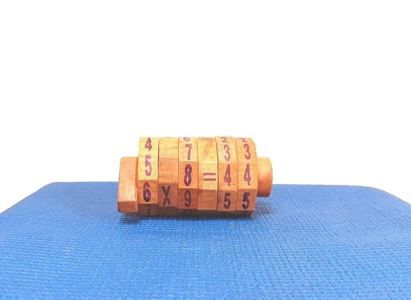 Wooden_Math_Wheel_|_Educational_Montessori-Inspired_Number_Matching_and_Calculation_Toy_for_3-Years_&_Above_|_Perfect_Preschool_Gift_for_Boys_and_Girls
