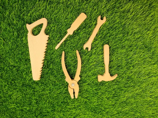 Wooden_Mechanical_Perfect_Realistic_Toy_Tools_Set_|_Inspiring_Imaginative_Play_with_a_Premium_Wooden_Pretend_Play_Tool_Kit