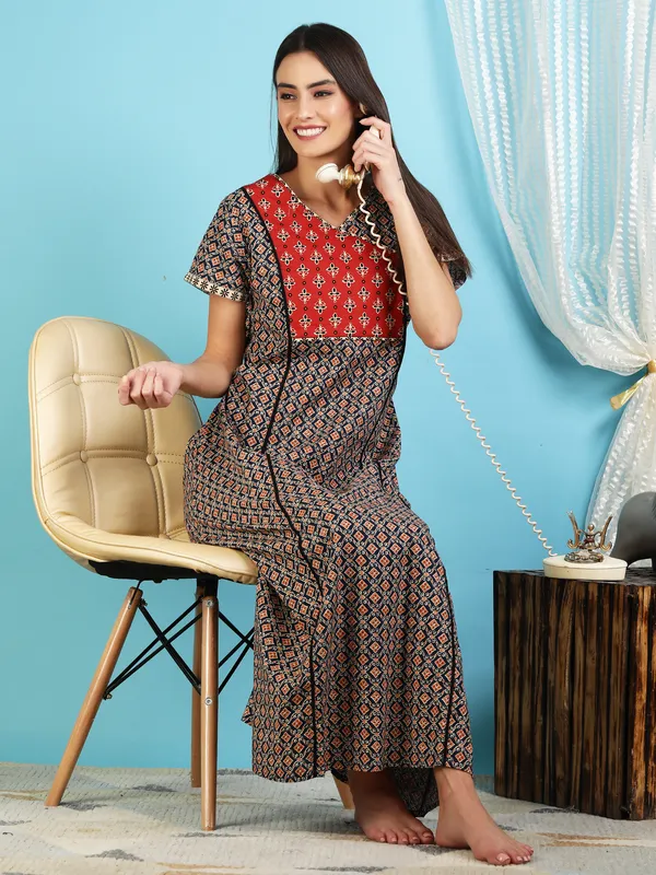 Evolove_Cotton_Nighty_Maxi_For_Women_With_Side_Pocket_|Contrast_Yoke_Patch_Print_|_V-Neck_Printed_Short_Sleeves_Full_Length_Night_Wear_Gown_Denim_Blue_(Angrakha_Style)