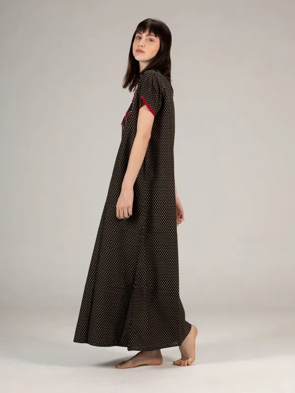 Evolove_Cotton_Maxi_Nighty_for_Women_with_Side_Pocket_|_Floral_Print_Short_Sleeves_Full_Length_Night_Wear_Gown