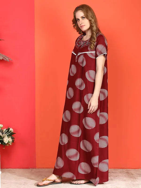 Evolove_Alpine_Nighty_Maxi_For_Women_With_Side_Pocket_|_Round_Neck_Printed_Short_Sleeves_Full_Length_Night_Wear_Gown_Red_X-Large