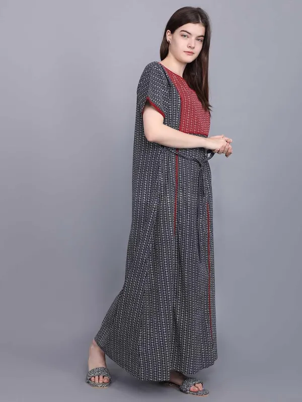 Evolove_Cotton_Maxi_Nighty_For_Women_With_Side_Pocket_|_Contrast_Yoke_Patch_Print_|_V-Neck_Printed_Short_Sleeves_Full_Length_Night_Wear_Gown_Dark_Navy__(Angrakha_Style)