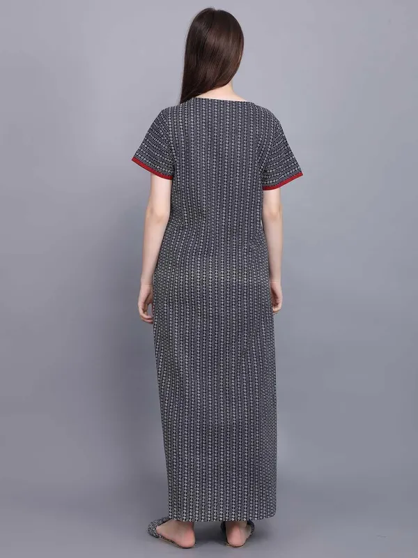 Evolove_Cotton_Maxi_Nighty_For_Women_With_Side_Pocket_|_Contrast_Yoke_Patch_Print_|_V-Neck_Printed_Short_Sleeves_Full_Length_Night_Wear_Gown_Dark_Navy__(Angrakha_Style)