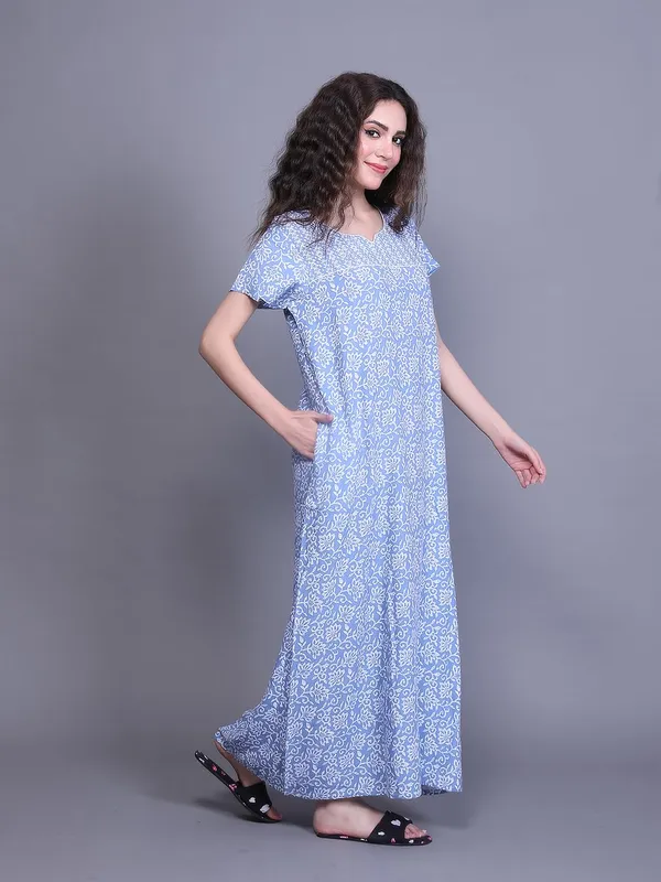 Evolove_Rayon_Nighty_Maxi_For_Women_With_Side_Pocket_|_V-Neck_Printed_Full_Length_Night_Wear_Gown_Short_Sleeves_Light_Blue_Medium