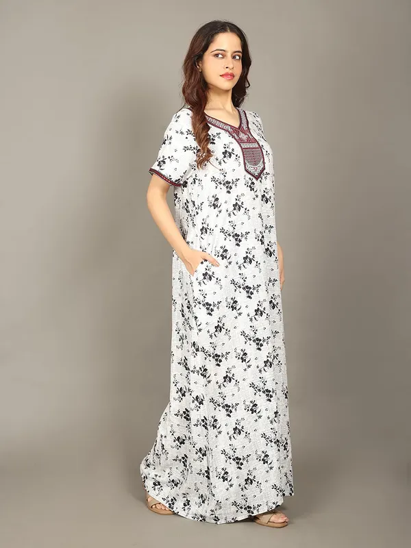 Evolove_Rayon_Embroidery_Nighty_Maxi_For_Women_With_Side_Pocket_|_Printed_Short_Sleeves_Full_Length_Soft_Night_Wear_Gown_New_White_X-Large