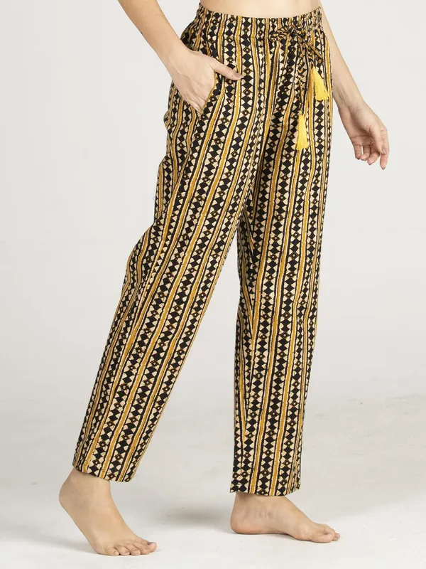 Evolove_Women's_Cotton_Blue_Printed_Pajama_(Pyjama_for_Ladies)