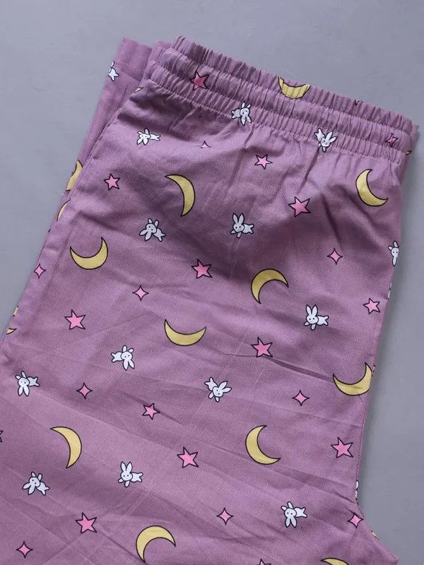 Evolove_Night_Pyjama_For_Women_With_Side_Pockets_And_Adjustable_Waistband_|_Soft_Cotton_Fabric_All_Over_Printed_Loungewear_Purple_Small