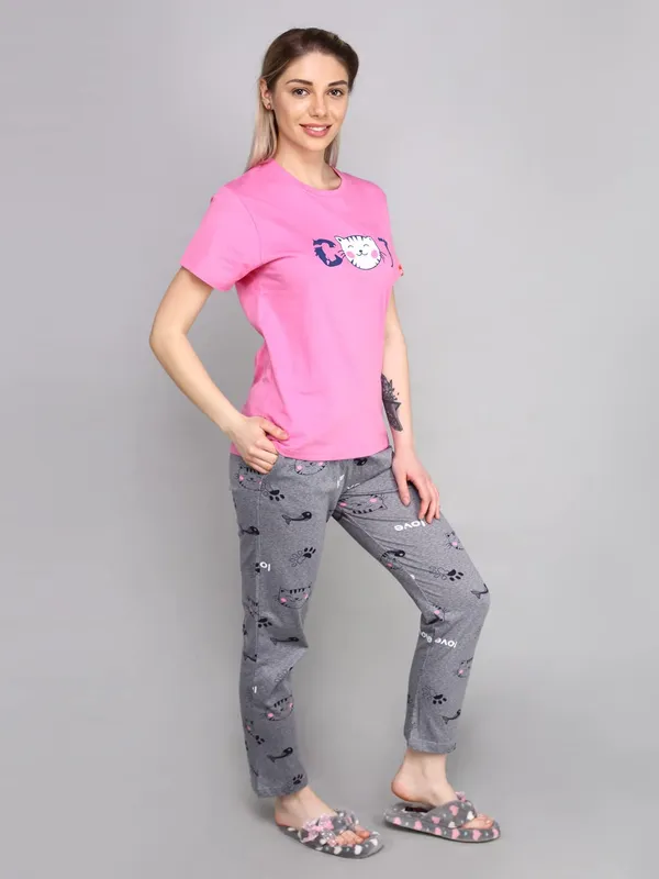Baby_Pink_&_Grey_Round_Neck_Short_Sleeves_Night_Suit_Set_|_Top_&_Pyjama_Set