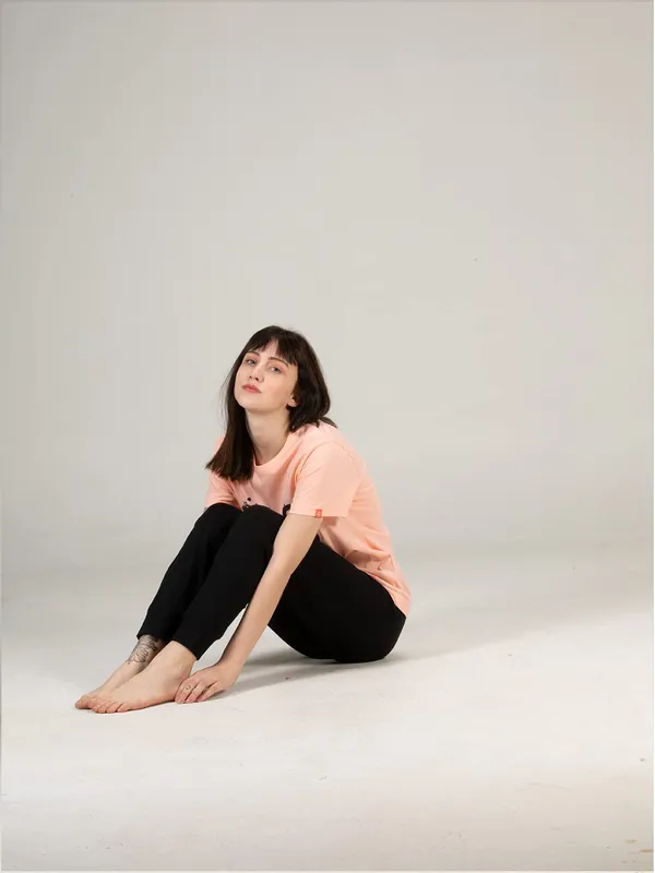 Peach_&_Black_Cotton_Rayon_Round_Neck_Short_Sleeves_Night_Suit_Set_|_Top_&_Pyjama_Set
