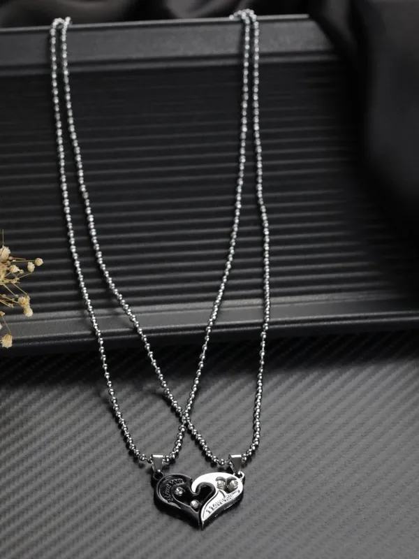 Black_And_Silver_Detachable_Heart_Necklace_Set_for_Couples