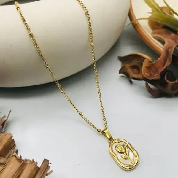 Gold_Plated_Anti_Tarnish_Rose_Themed_Pendant
