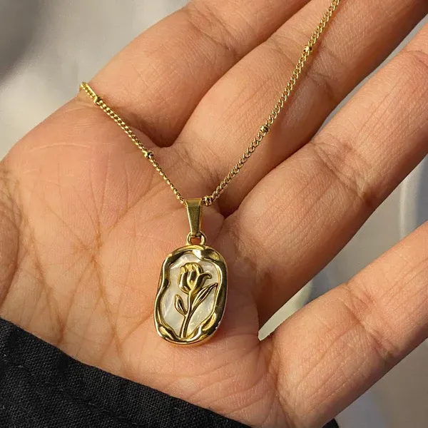 Gold_Plated_Anti_Tarnish_Rose_Themed_Pendant
