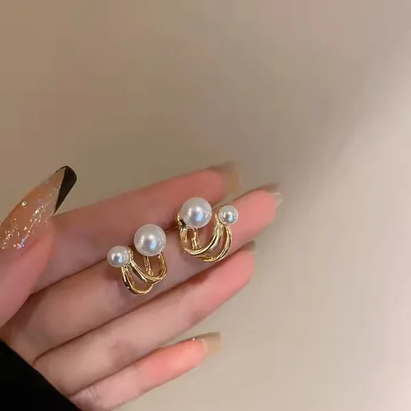 Korean_Earrings_for_Women_Pearl_Alloy_Stud_Earring,_Hoop_Earring,_Tassel_Earring