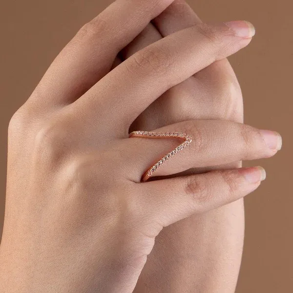 Rose_Gold-Plated_V_Shaped_CZ_Studded_Adjustable_Finger_Ring