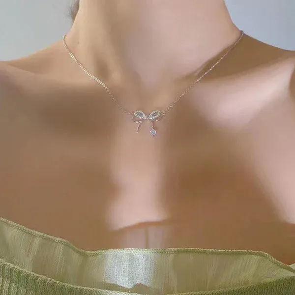 Silver_Plated_American_Diamond_Studded_Infinity_Shape_Korean_Pendant