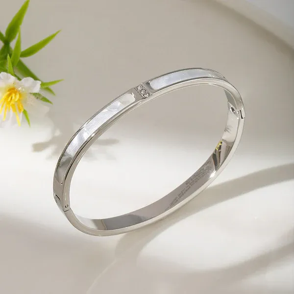 Silver_Plated_Stainless_Steel_Mother_Of_Pearls_Contemporary_Anti-Tarnish_Bracelet_For_Women