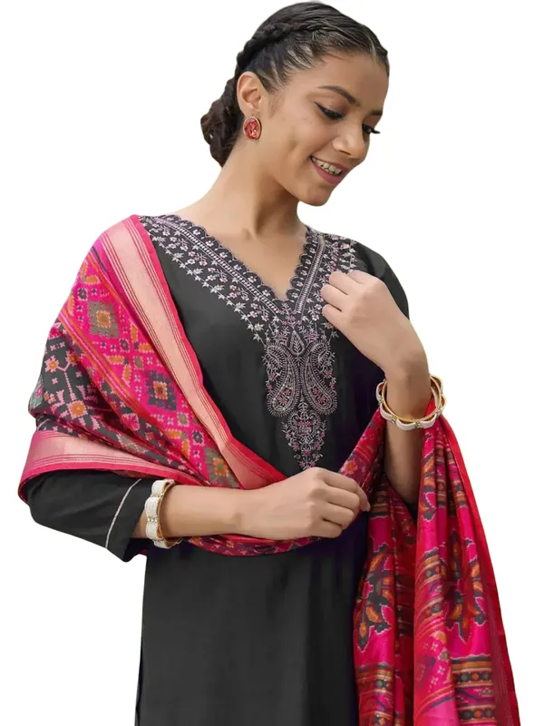 Black_Stitched_Kurta_And_Pant_&_Dupatta_Set_For_Women