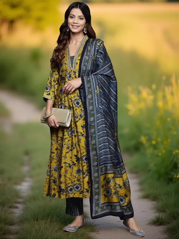 Yellow_Cotton_Printed_Salwar_Suit_Set_|_Kurta_Pant_Dupatta_Set_Stitched_For_Women
